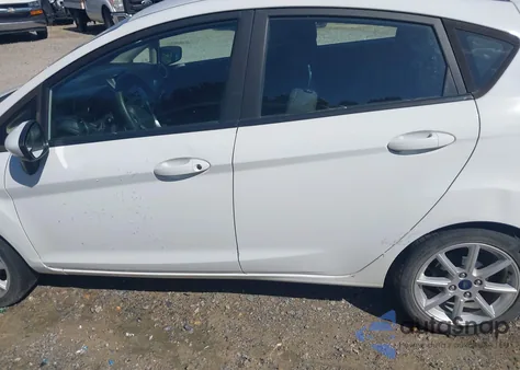 2019 Ford Fiesta Se z USA, uszkodzony, nr VIN 3FADP4EJ9KM105695